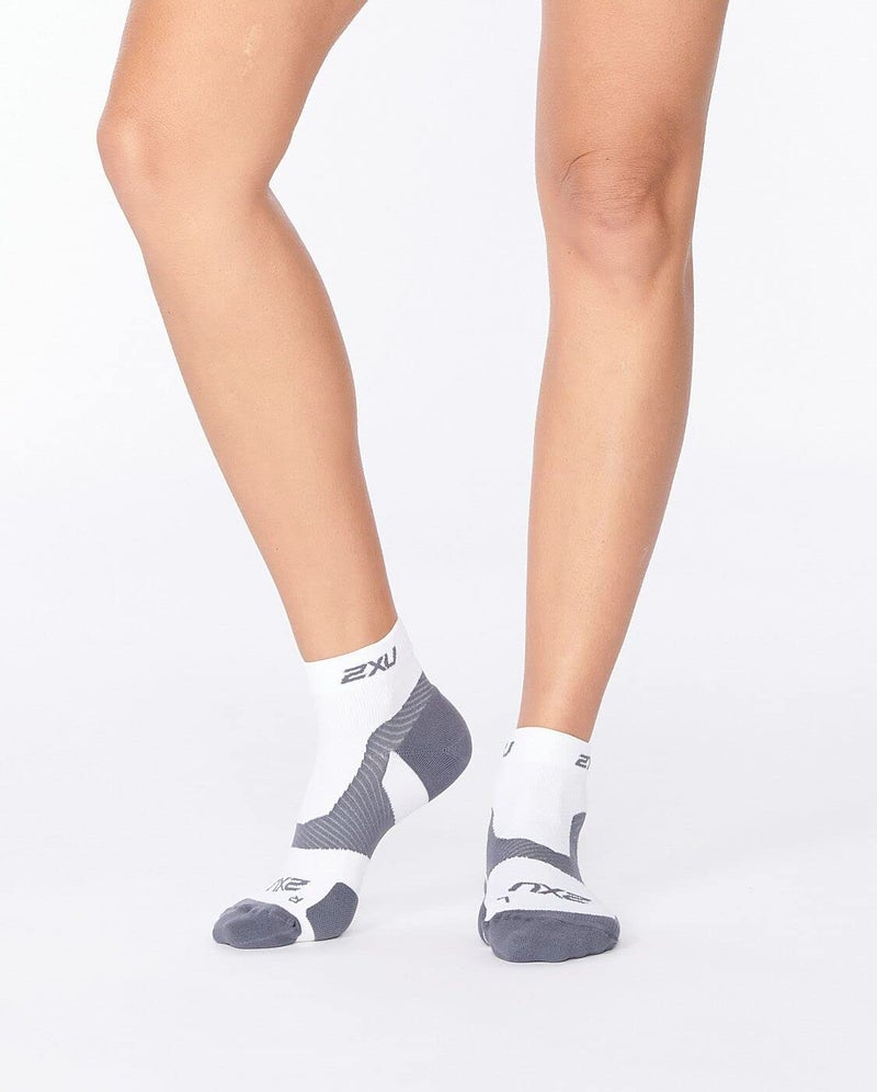 2XU Vectr 1/4 Crew Sock, White/Grey, Small - Image 3